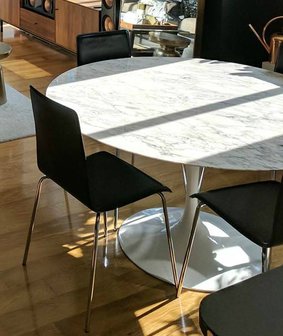 Ronde Saarinen Tulip tafel 127 - marmeren MA blad - Eigenwijs Design - Saarinen Tulip in ovale- en ronde eettafels