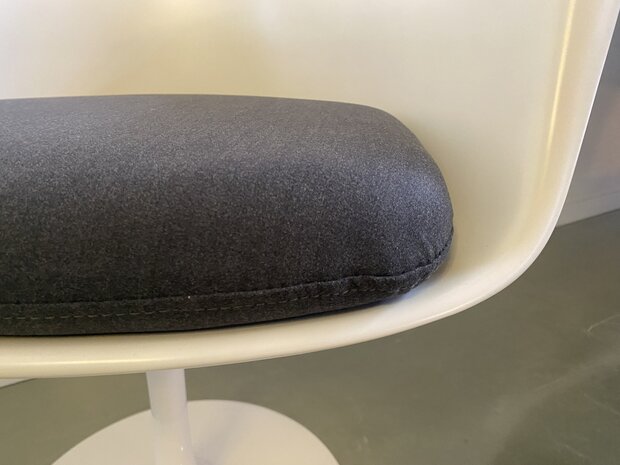 Vervangend kussen voor Tulip Armchair - donker grijs